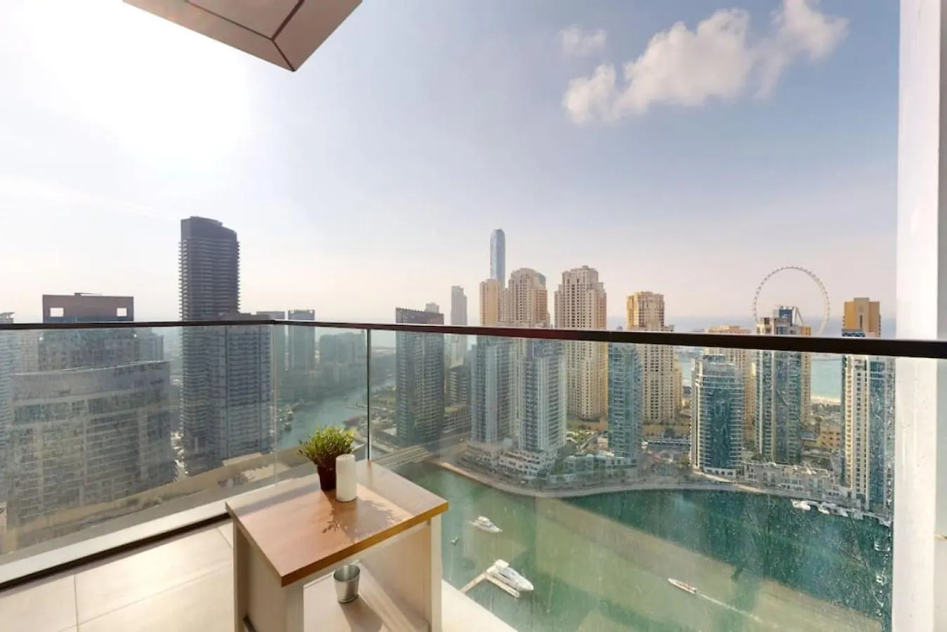 Vida Residence - Modern Two Bedroom Dubai Apartment